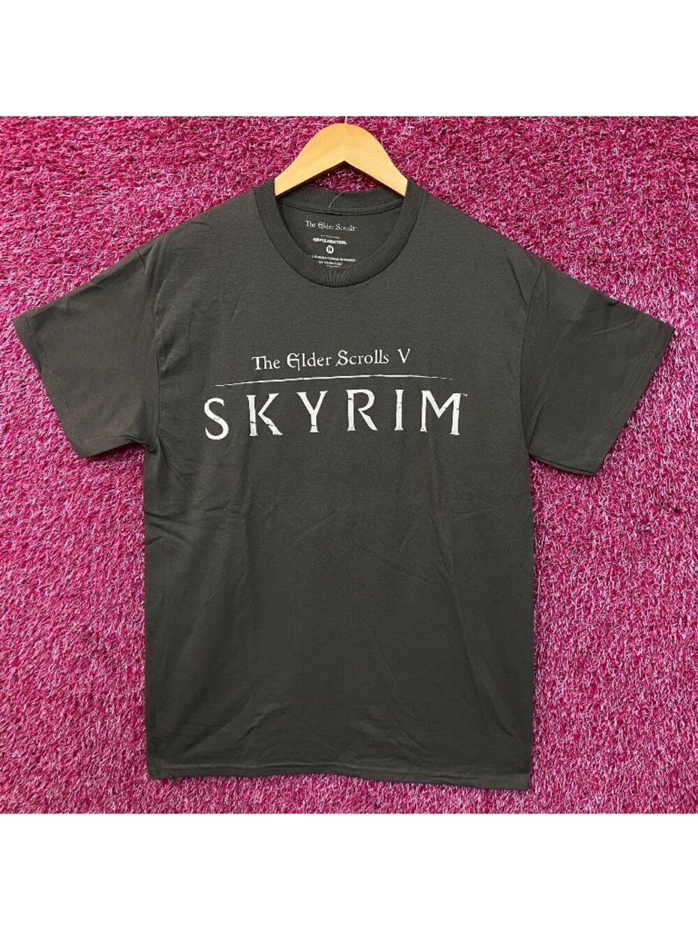 Ripple Junction The Elder Scrolls V: Skyrim Graphic T-Shirt Medium